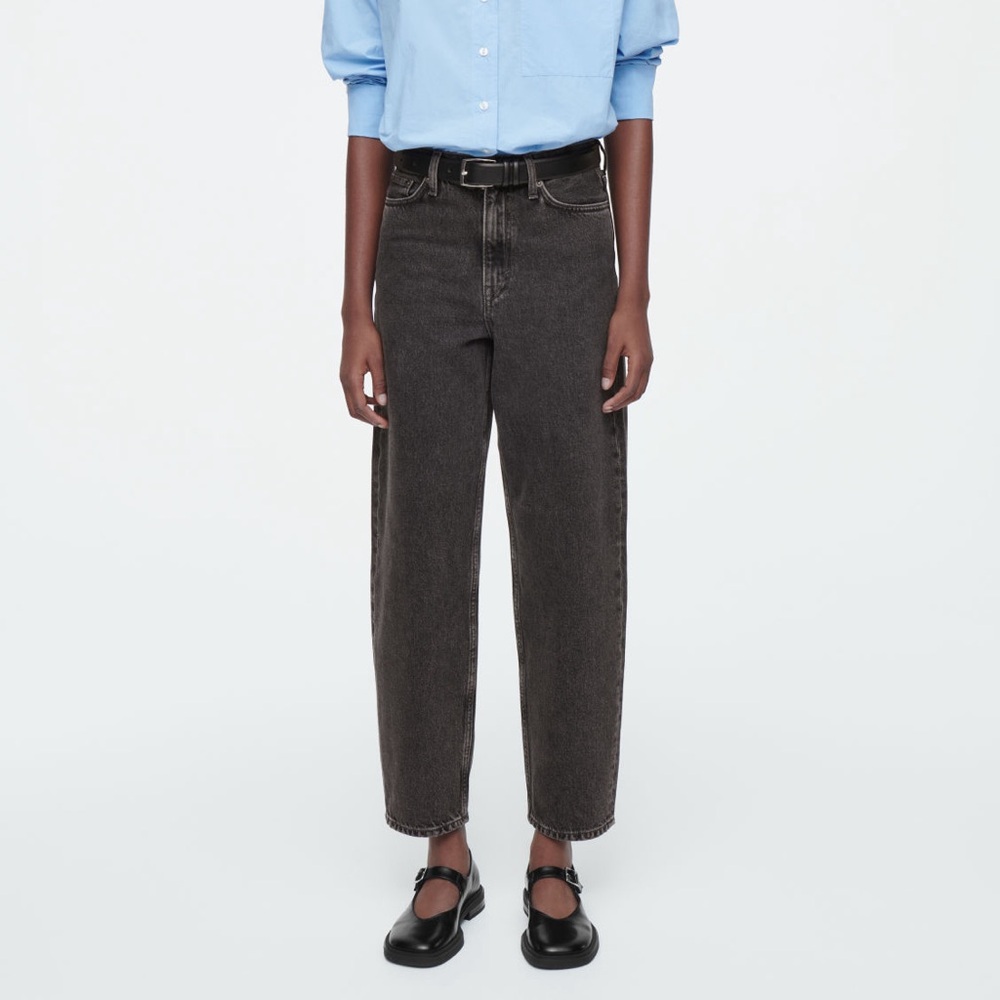 SOLD - COS Barrel Balloon Leg Arch Tapered Ankle High-Rise Denim Jeans Black 24